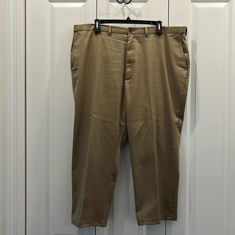 Haggar Classic Fit Big & Tall Premium No Iron Khaki